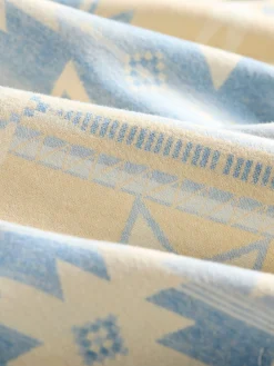 Women Faherty Brand Doug Good Feather Adirondack Blanket -