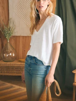 Women Faherty Brand Oceanside Linen V-Neck Tee -