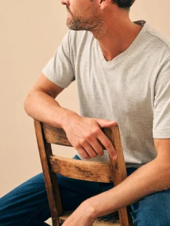 Faherty Brand Sunwashed V-Neck Tee -